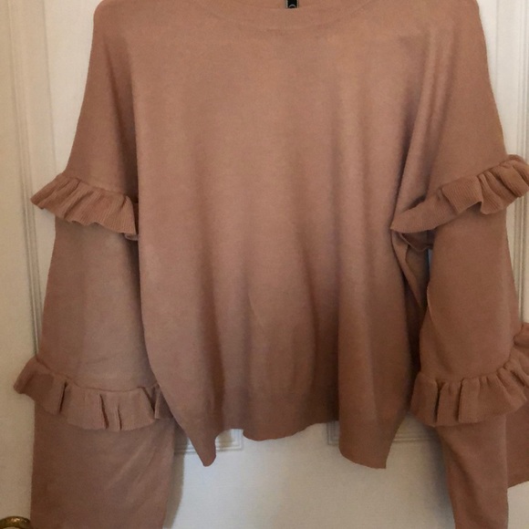 Crew neck ruffle sweater! - Picture 3 of 3